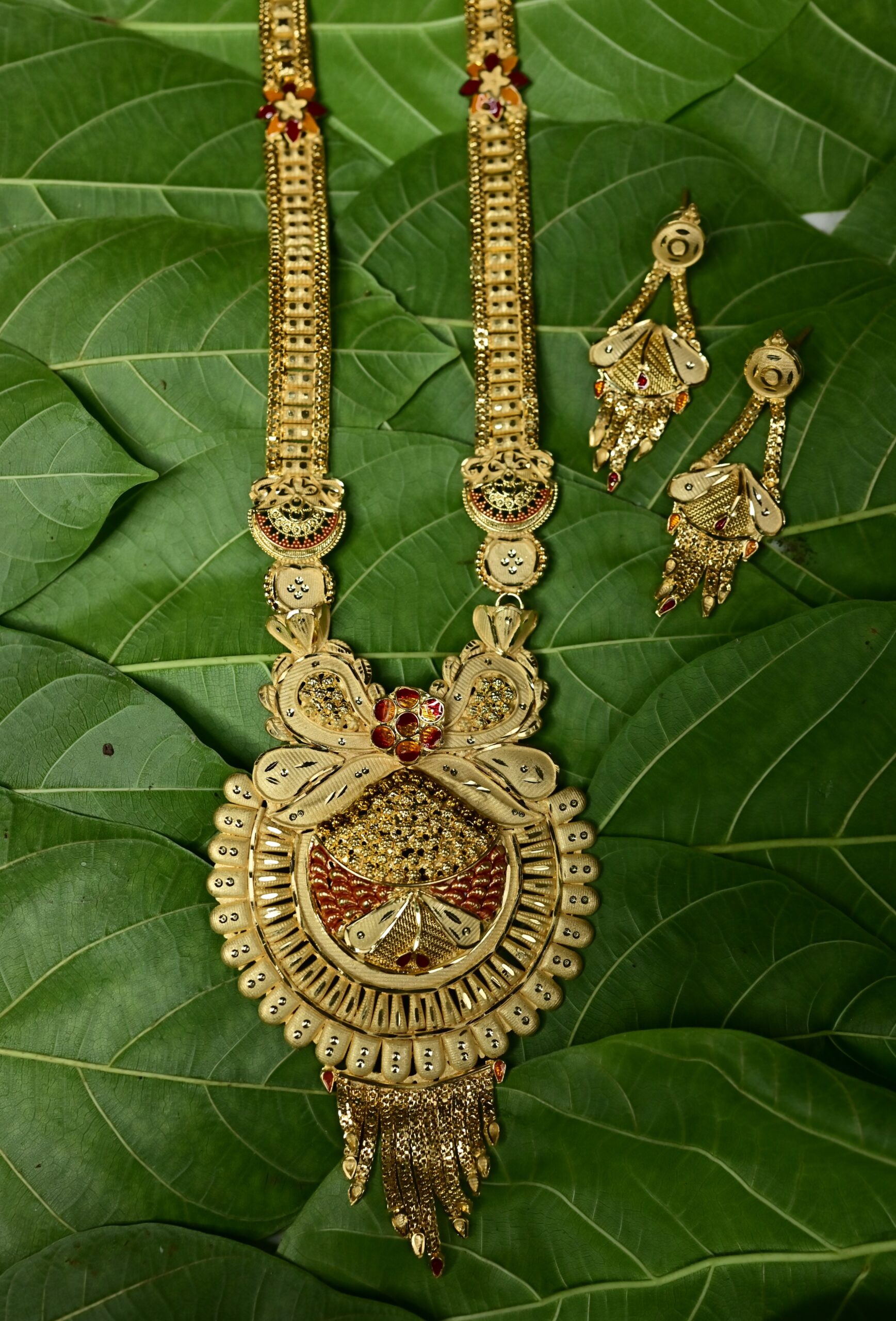 Bridal Gold Finish Long Haar and Matching Earrings - Image 3